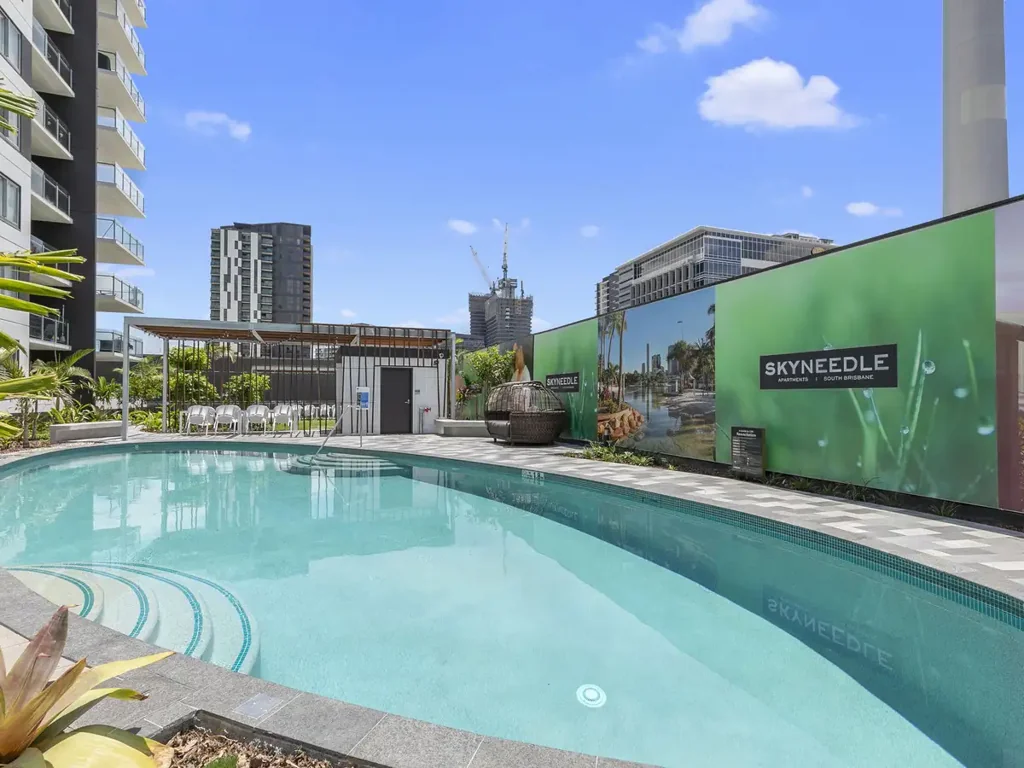 Spacious 1-Bedroom Apartment in South Brisbane with Separate Office/MPR  Room