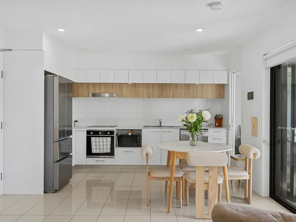 208/9 Hooker Boulevard, Broadbeach Waters, QLD 4218