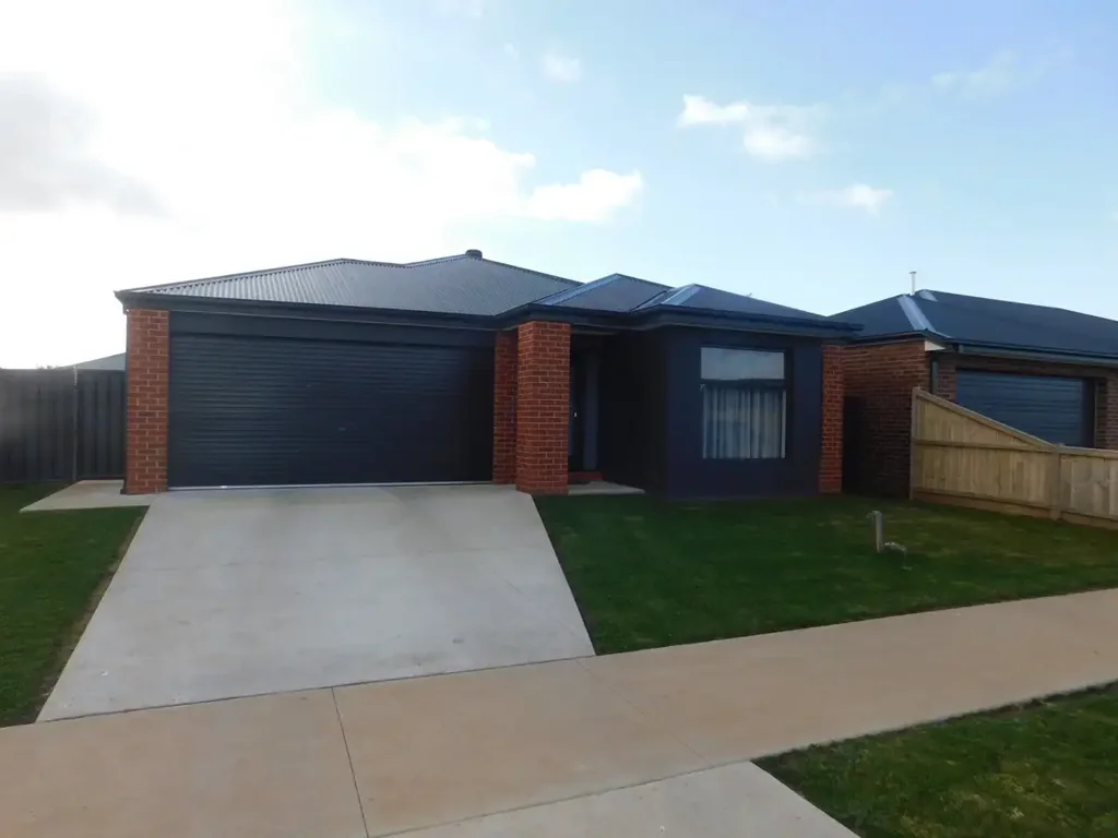 Spacious Modern Living at its Best!!