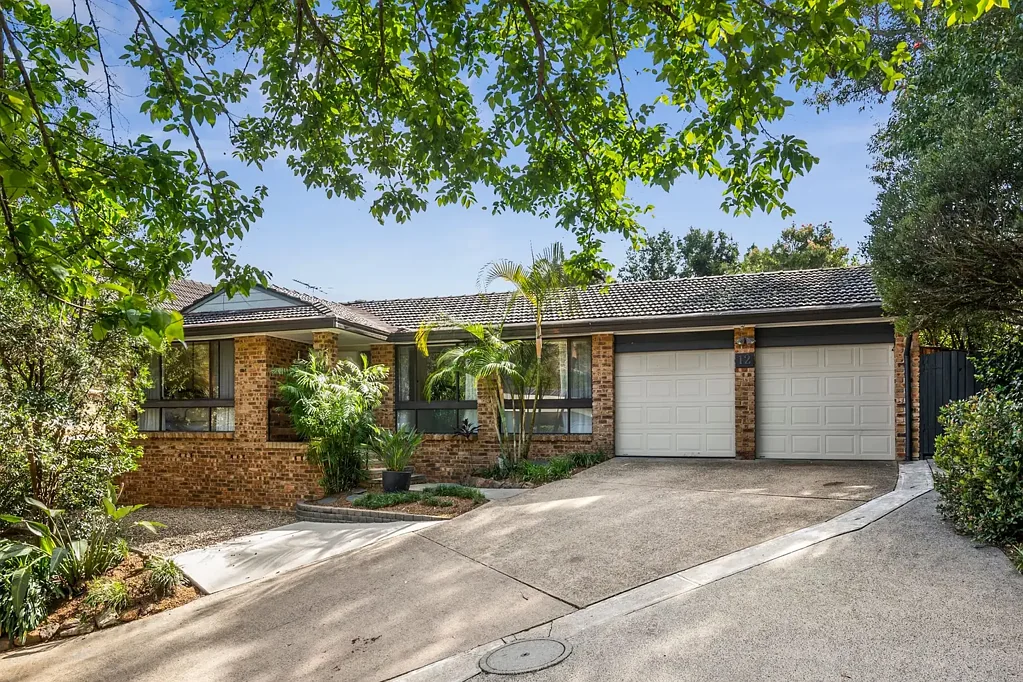 Mona Vale 4कमरा Relaxed Family Living with Poolside Entertaining