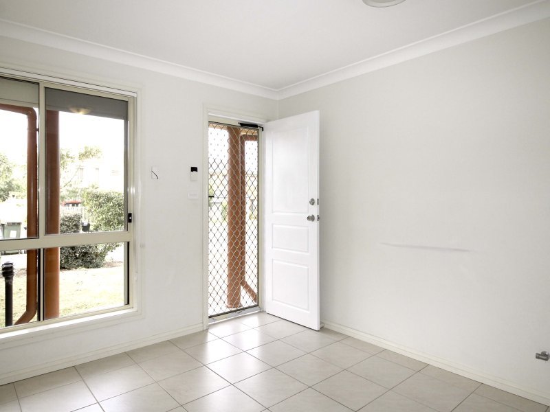 UNIT 4 38 HILLCREST RD, QUAKERS HILL NSW 2763, 0房, 0浴, House