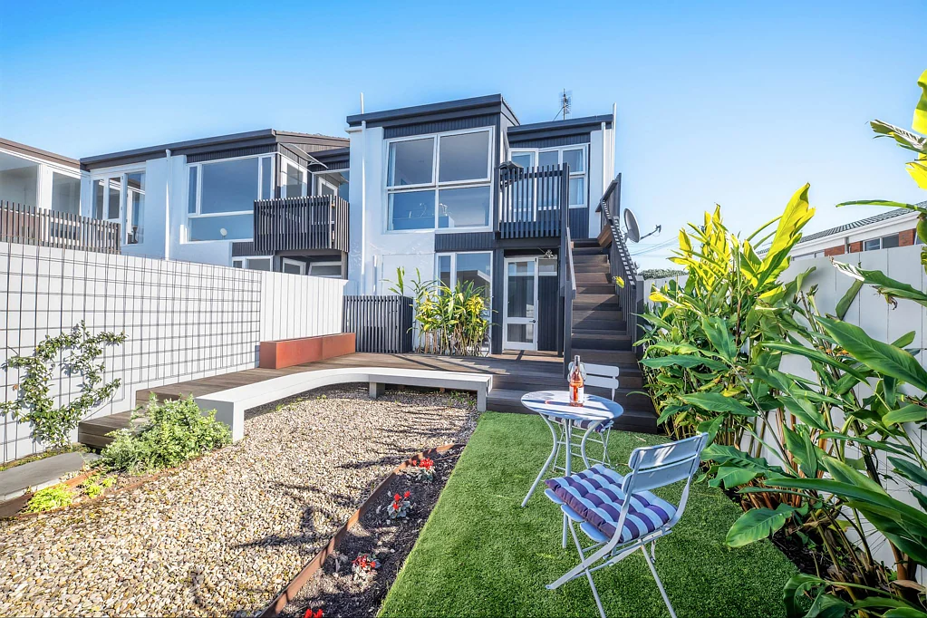Saint Heliers 2 Bedroom Mid-Century Style, Sun & Simplicity in St Heliers