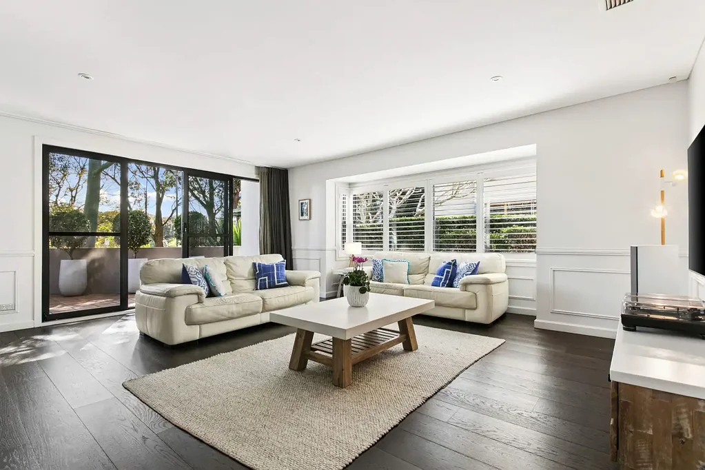 Pagewood 3Moenga Private End-Row Townhouse with Golf Course Outlook - Entry via Myrtle St
