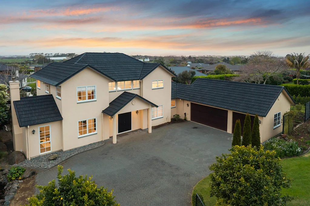 Waiau Pa 4Zimmer !! GRAND-SCALE LIVING - MOTIVATED VENDORS !!
