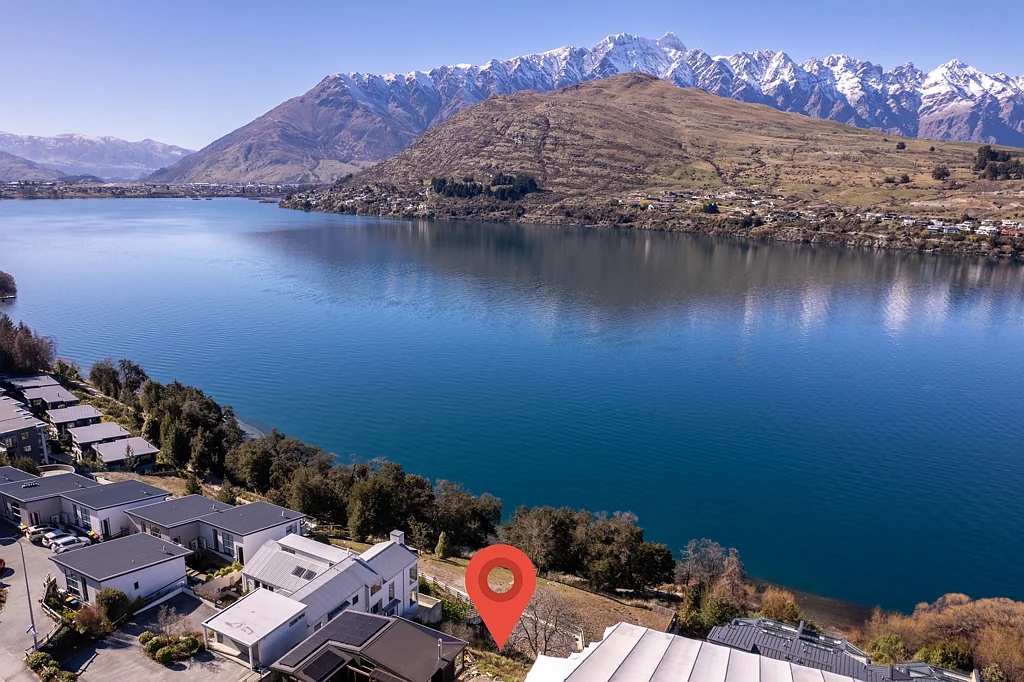 Queenstown Build your Dream Home on the Waterfront!