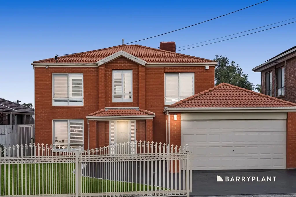 Thomastown 4 Bedroom A Family Entertainer with Drive-Through Access