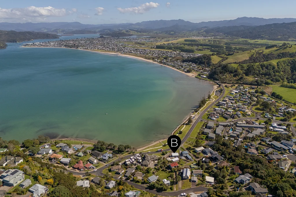 Whitianga 4房  ELEVATED WATERFRONT: TOGS & SEALEGS TO BEACH