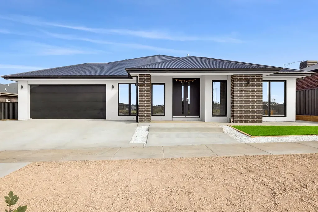 Spacious Five-Bedroom Family Residence in Lucas