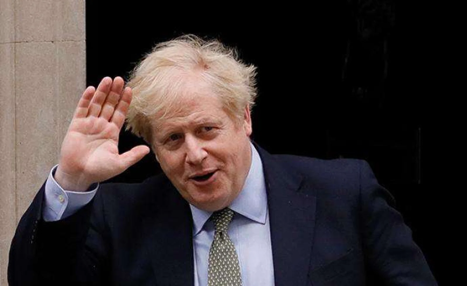 英媒:首相尚未接受插管治疗 状况轻于重症患者