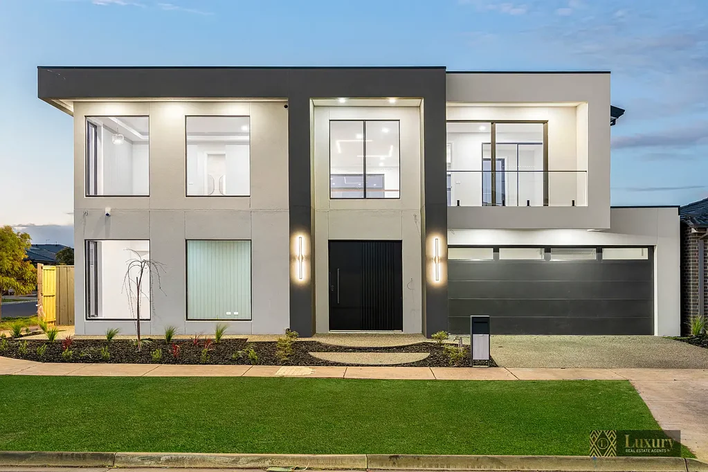 Deanside 5ਬੈੱਡਰੂਮ Custom-Designed Masterpiece in Deanside !!!