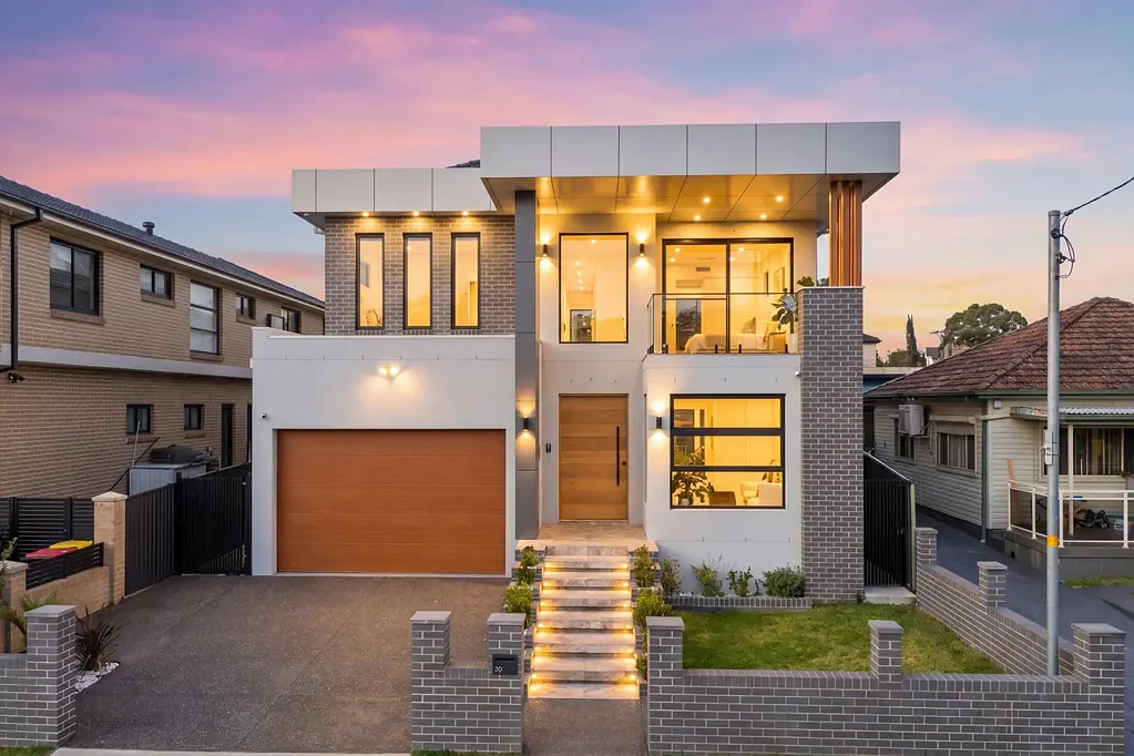 Auburn 5Zimmer Architecturally Designed Family Masterpiece with Grand Scale Living