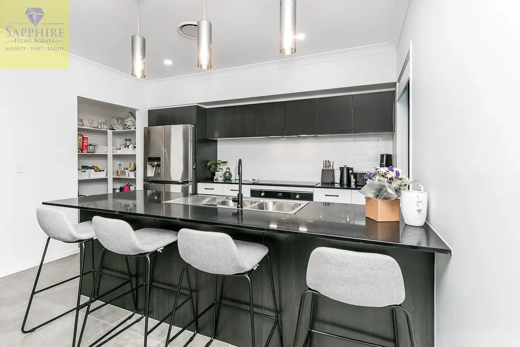 3 Penelope Way, Belivah, QLD 4207
