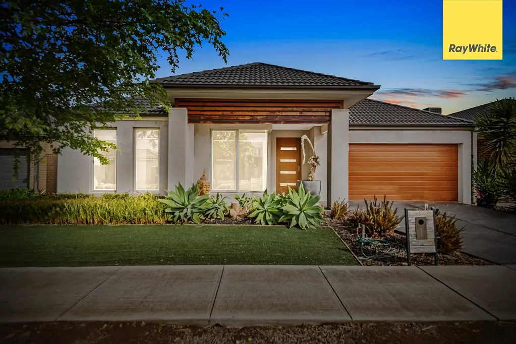 5 Bloom Avenue, Kurunjang, VIC 3337