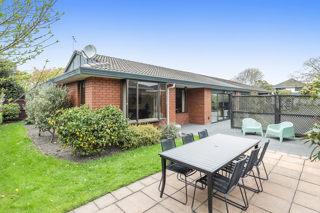 2/10 Broadfell Avenue, Avonhead, Christchurch, Canterbury