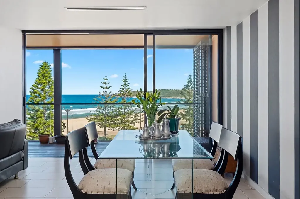 Maroubra 2房 Maroubra海景公寓 两车位 两露台 石材厨房 全景视野 Beachfront Living at Its Finest