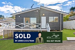 2/135 Spinella Drive, Glenfield