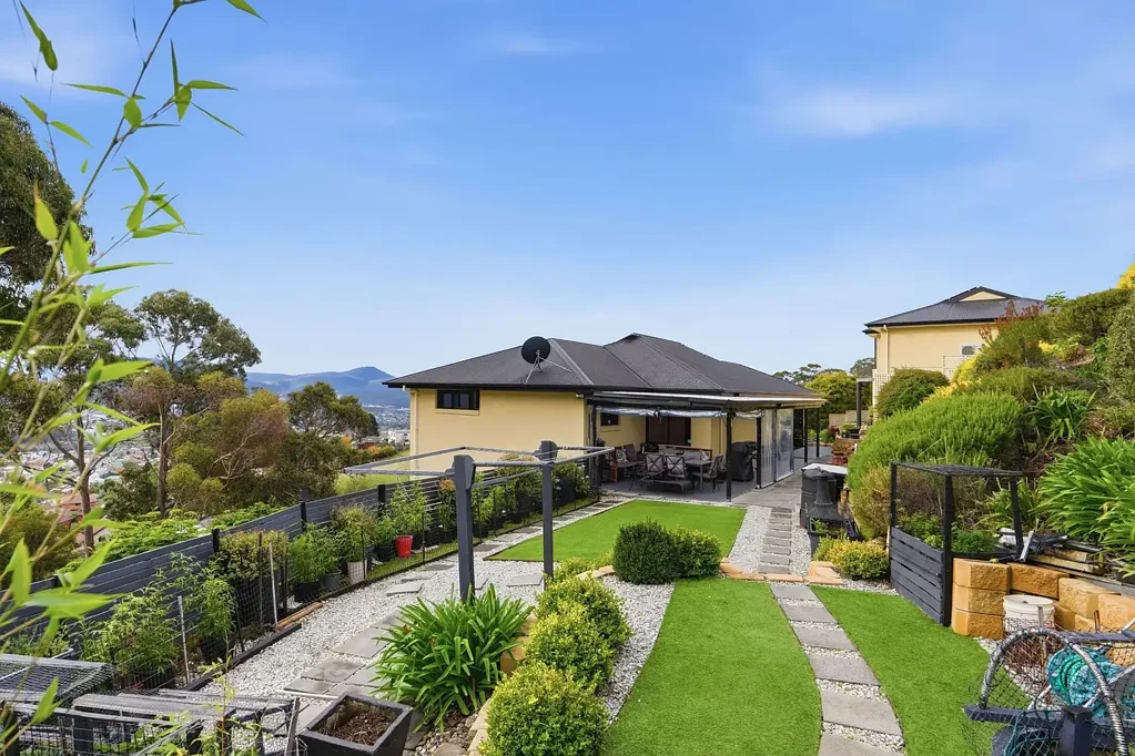 Mount Stuart 4房  Stylish Townhouse with Water and Mountain Views