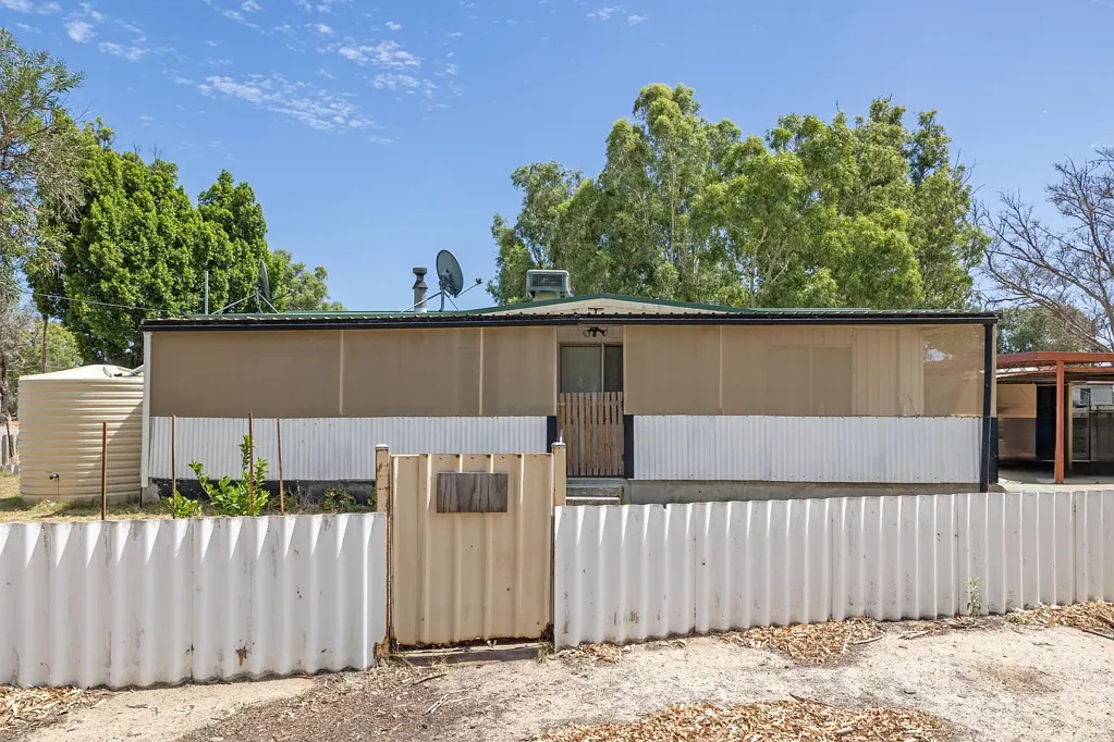 Air conditioned comfort in Eneabba