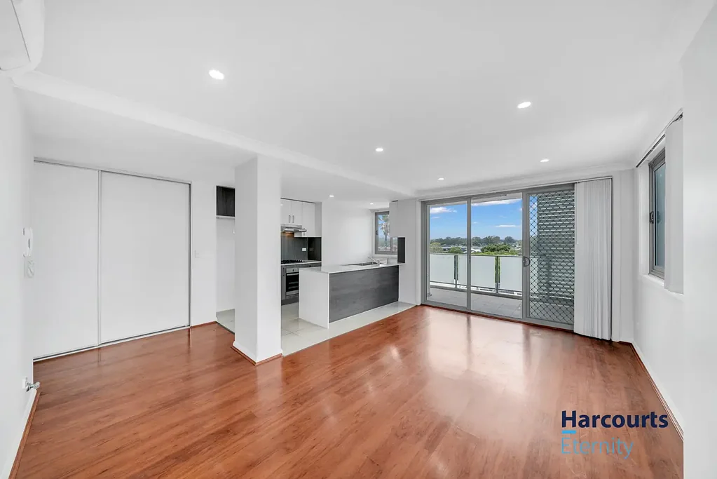 Toongabbie 3房 Portico Plaza正上 便捷交通枢纽 现代厨厨风格 主卧带浴缸 度假村式设施 安全社区环境 Spacious, Stylish, and Perfectly Positioned!