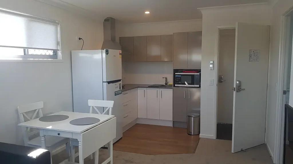 Modern Fully Furnished Studio - Bills & Internet Included - Salisbury