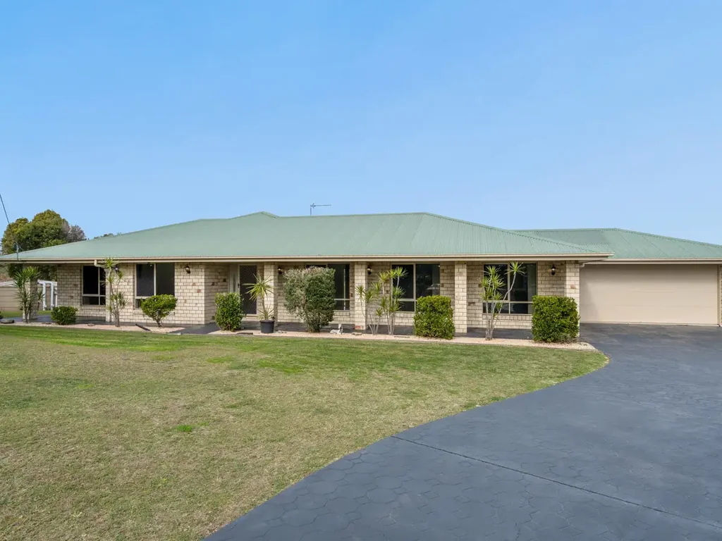 Regency Downs 4Zimmer Expansive Family Acreage with Spectacular Valley & Mountain Views