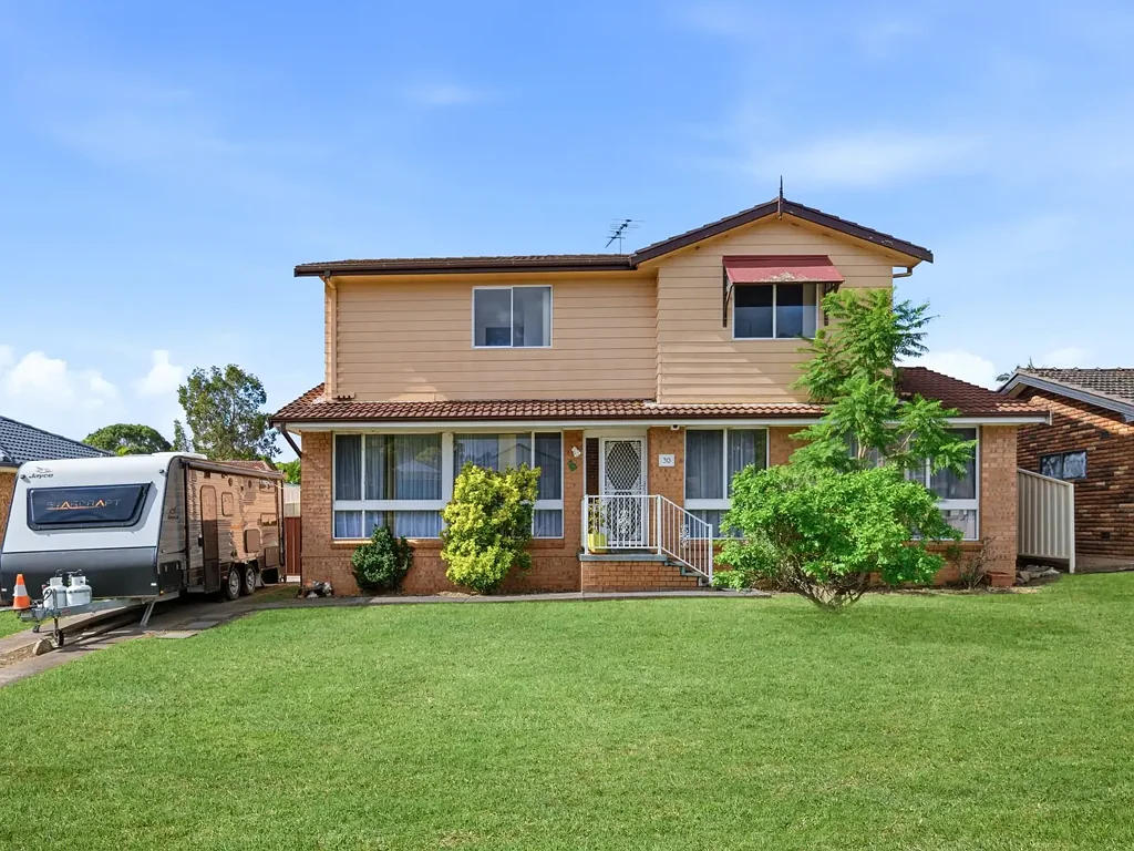Ambarvale 5ਬੈੱਡਰੂਮ 5 BEDROOMS! MULTIPLE LIVING AREAS! GRANNY FLAT POTENTIAL (STCA)!