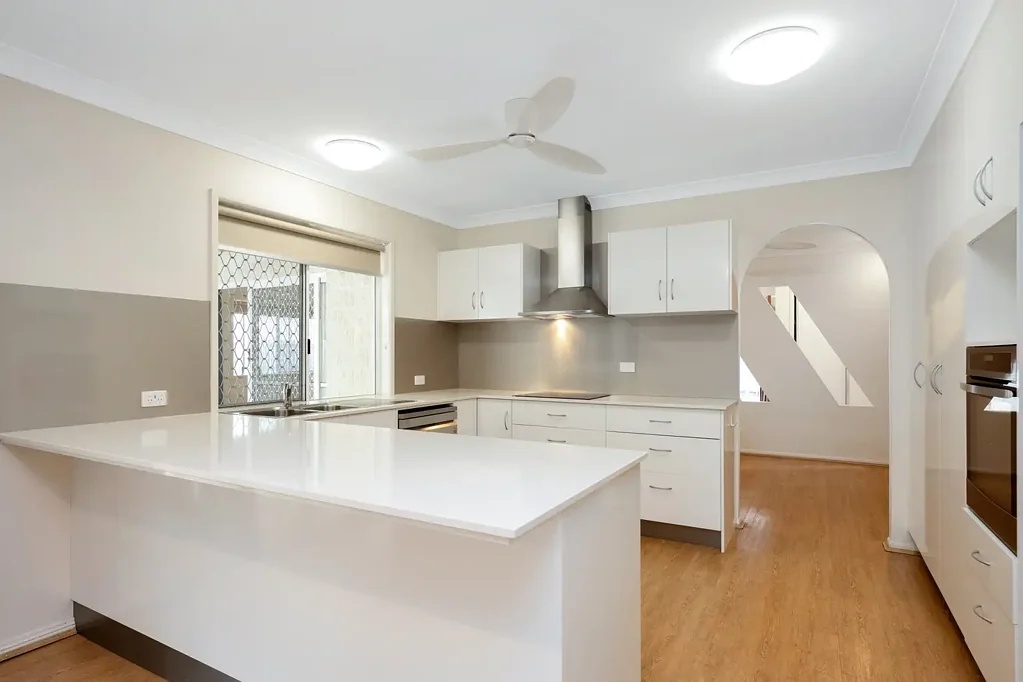 Kirwan 4Kwarto Move in ready with a pool