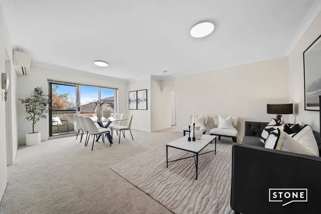 North Parramatta 2 Slaapkamer Beautifully Updated Apartment in Highly Connected Location