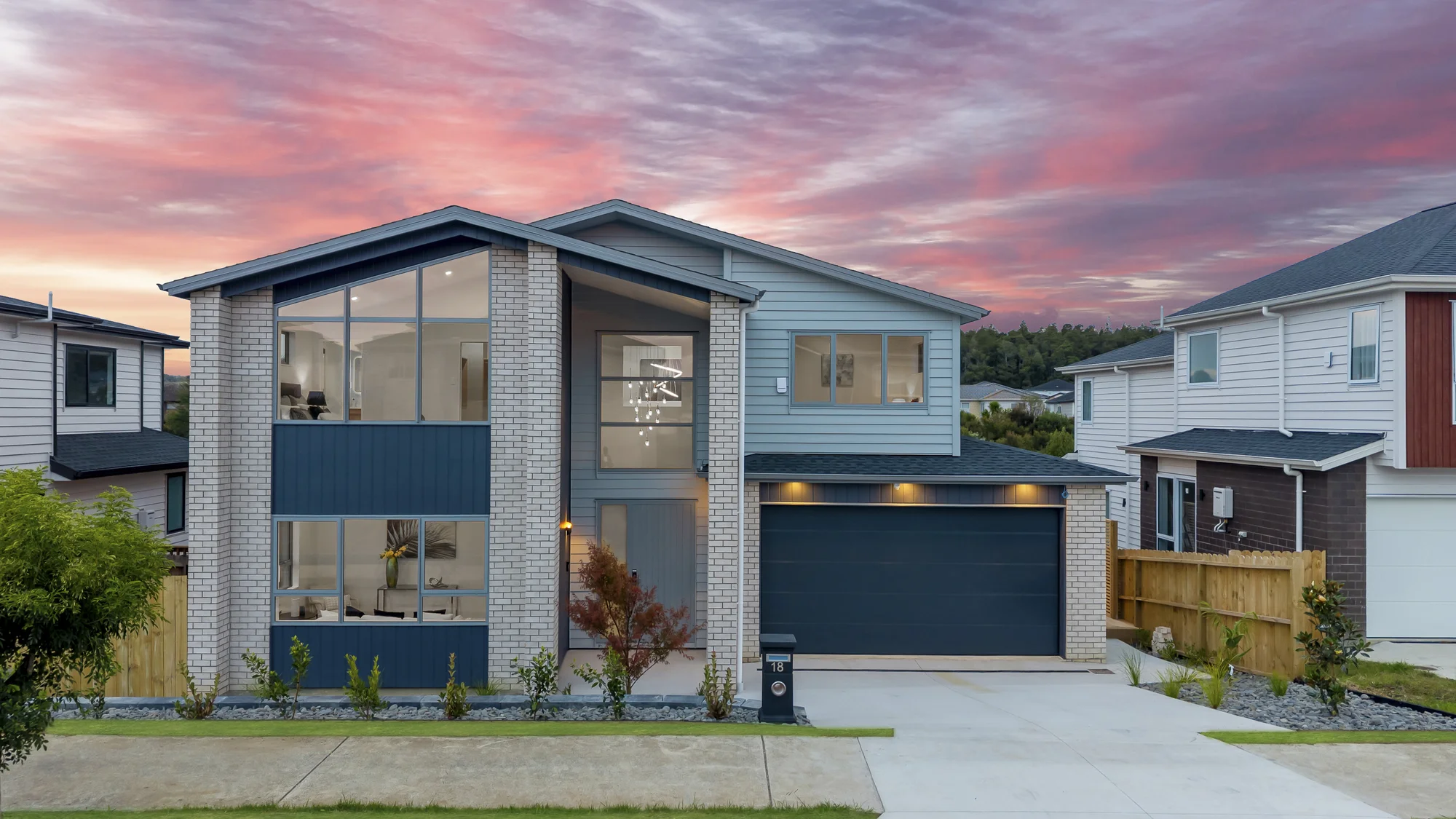 Flat Bush 8침실 Brand New + 8 Bed + Reserve + Two Granny Flats