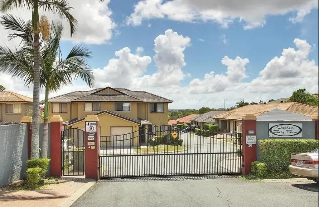 RARE Opportunity Low Set Villa - 3 Bedroom 2 Bathroom 2 carspaces