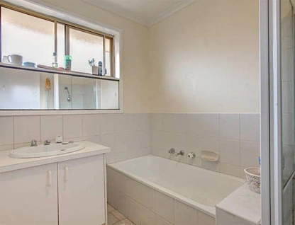1/10 Dillwynia Pl, Meadow Heights, North Melbourne, 3 कमरे, 1 बाथरूम, Unit
