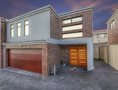 2/57 Rokewood Crescent, Meadow Heights, North Melbourne, 3房, 2浴, Townhouse