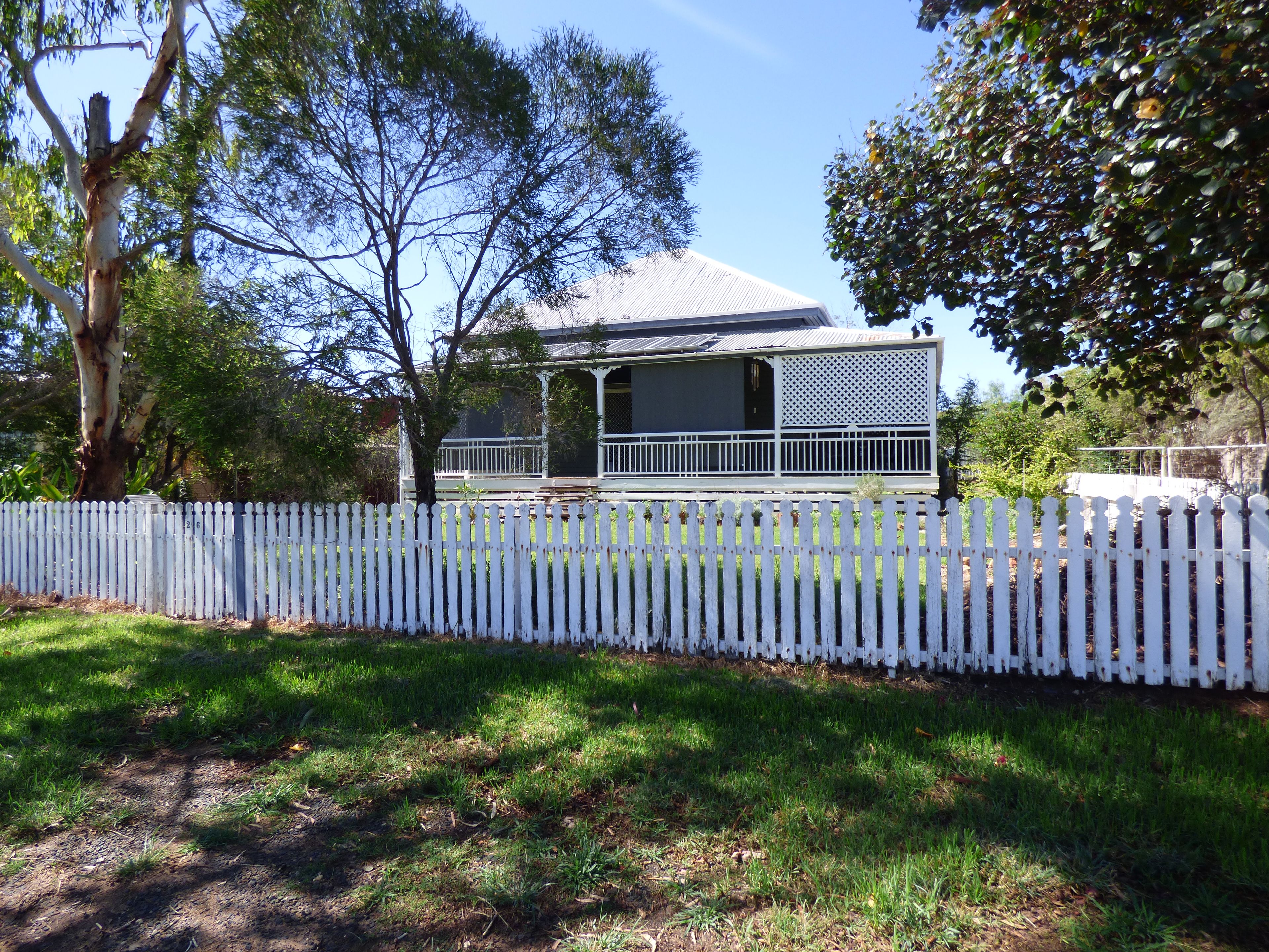 26 CHRYSTAL ST, ROMA QLD 4455, 0 habitaciones, 0 baños, House