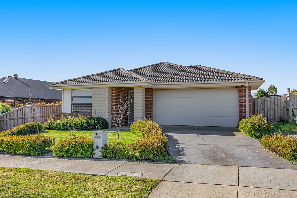 16 Cortina Drive, Winter Valley, VIC 3358