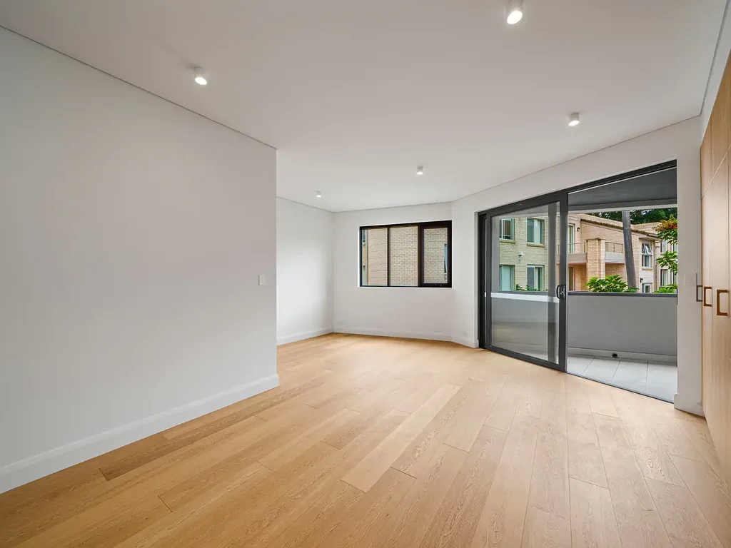Immaculately Finished One Double Bedroom Apartment With Terrace