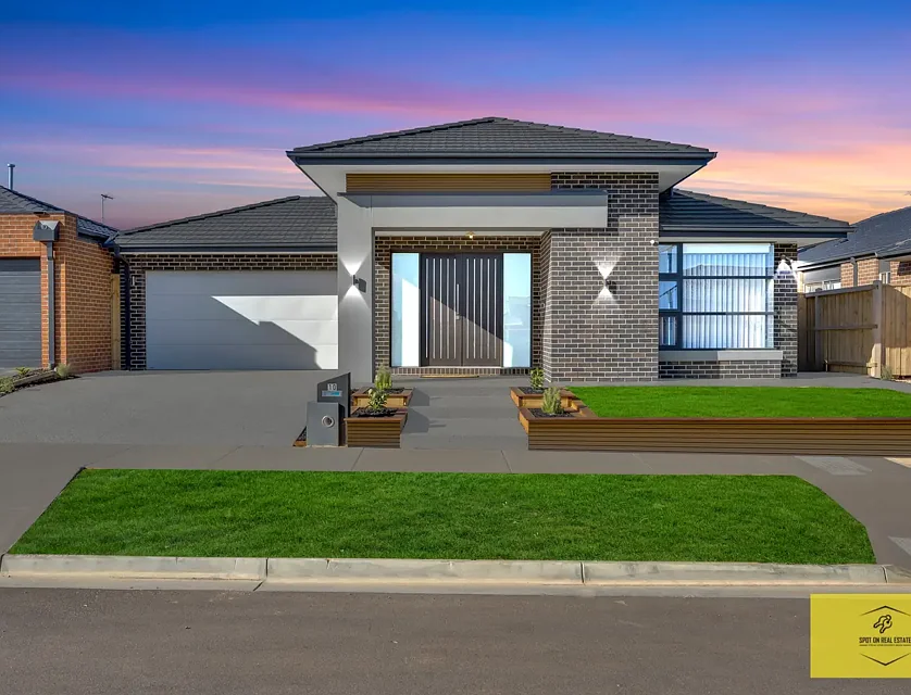 10 Shallow Road, Weir Views, North West Melbourne, 4 rūma, 2 rūma horoi, House