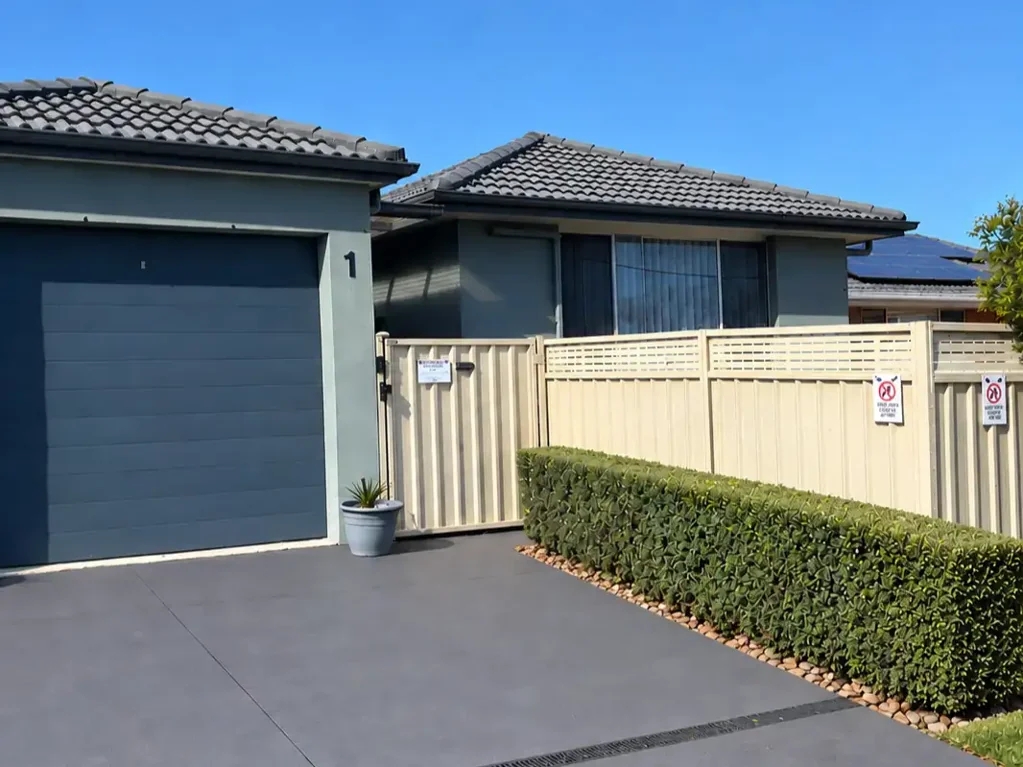 Oak Flats 3Zimmer Freestanding Single-Level Home in a Fantastic Location