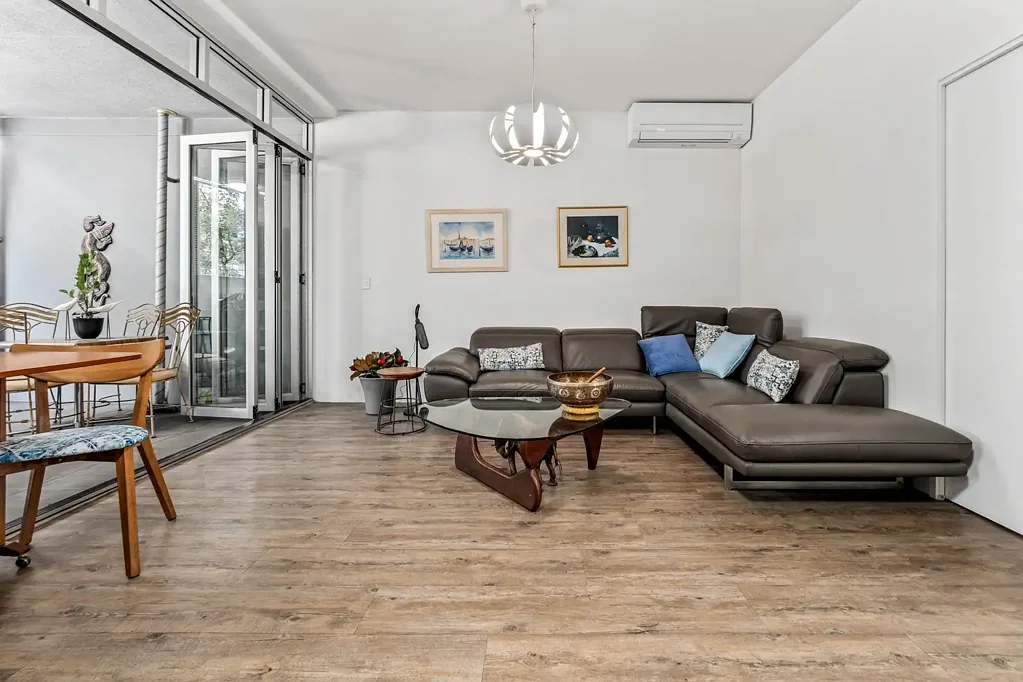 South Brisbane 2 Bedroom Unique, Oversized Residence in the Heart of South Bank!