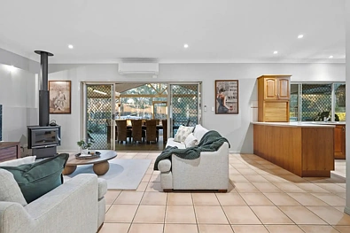 ਰਹਿਣ ਵਾਲਾ ਕਮਰਾ - 26 Anthonys Road, Walloon, QLD 4306