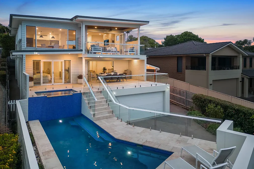 Wamberal 4ห้องนอน Immaculate ocean view oasis in premier coastal pocket