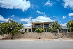 44 Mintaro Parade, Quinns Rocks