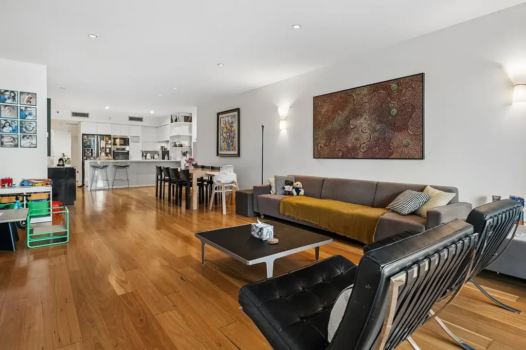 East Perth 3બેડરૂમ Where Riverside Luxury Meets City Convenience!