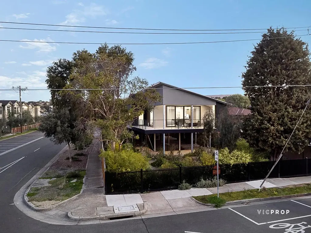 Maribyrnong 3 Bedroom Unique Sustainable Luxury in a Prime Maribyrnong Pocket