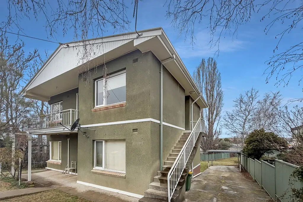 Freshly Renovated Unit In Central Cooma