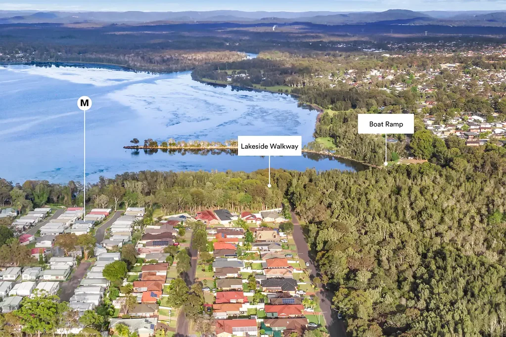 Buff Point 2બેડરૂમ Lakeside over 55s living with covered parking