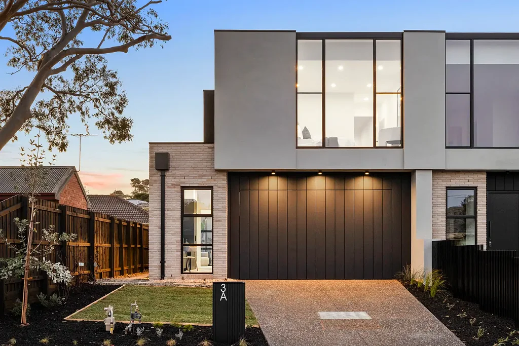 Parkdale 4ਬੈੱਡਰੂਮ Brand-new Luxe in a Prized Family Zone