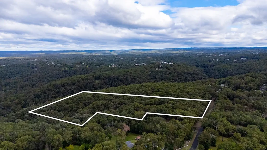 Springwood 3房 宽敞71383平地块 主卧带步入式衣帽间 双慢燃壁炉 厨房中心布局 邻近Ellison School 宁静私密感 永恒工艺 温馨土色调 NEW PRICE - NEW OPPORTUNITY