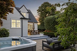 66 Memorial Avenue, Fendalton