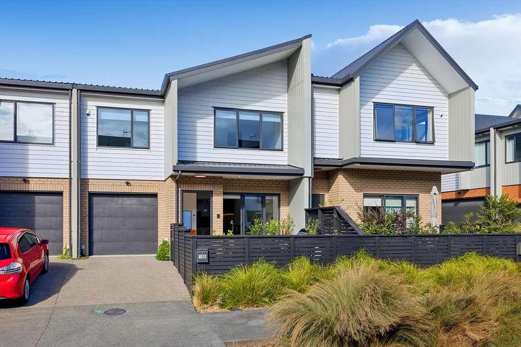 Long Bay 4房  Luxury freehold beachside living with elevator