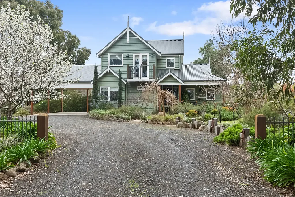 6 SALEYARD ROAD, Avenel, VIC 3664